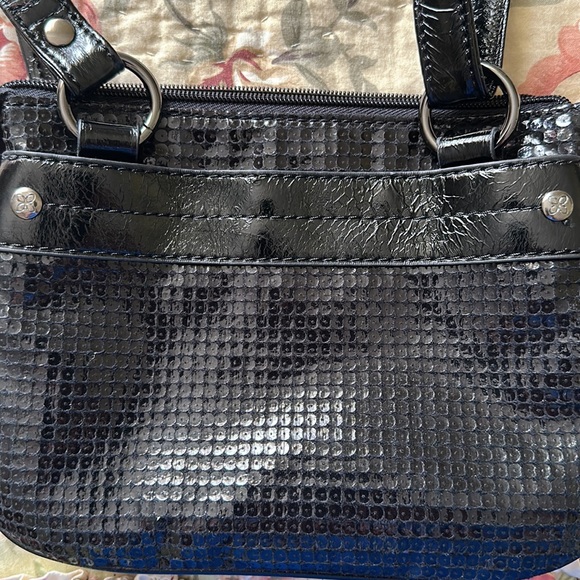 💖Black Relic glossy crossbody purse. - Picture 4 of 6